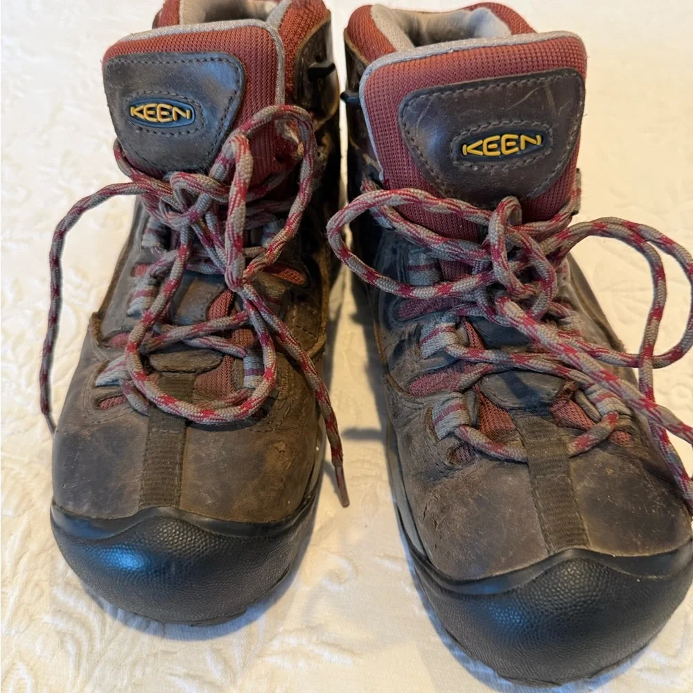 KEEN Dark Brown Leather Hiking Boots Size 7.5